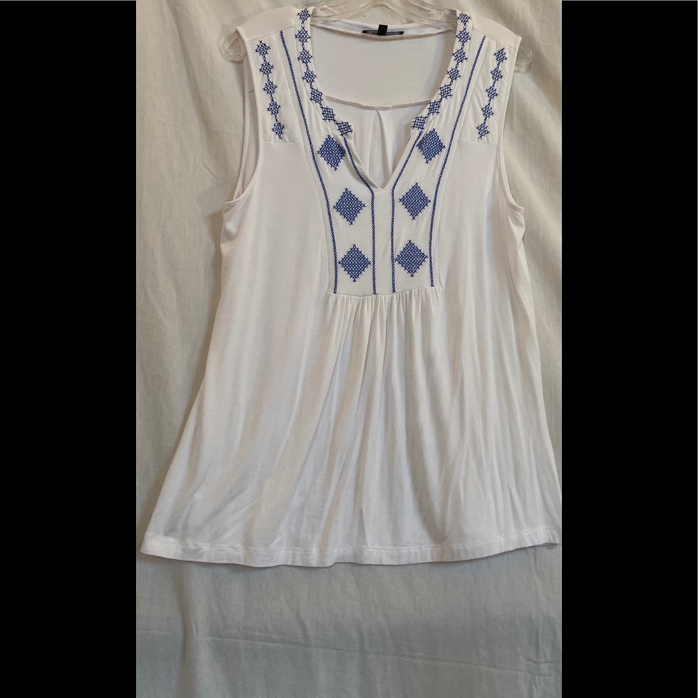 Cable & Gauge embroidered sleeveless Top Size XL